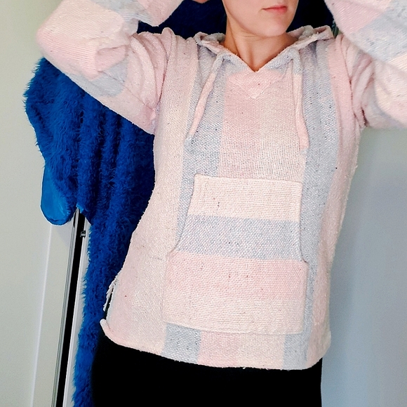 🍭3 x $25*  Baja Hoodie / Sweater in Baby pink *minor flaws* Sz Lrg - Picture 3 of 9